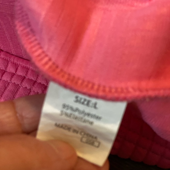 Source Unknown Fuchsia Textured Women's Top & Shorts Set - Picture 10 of 11